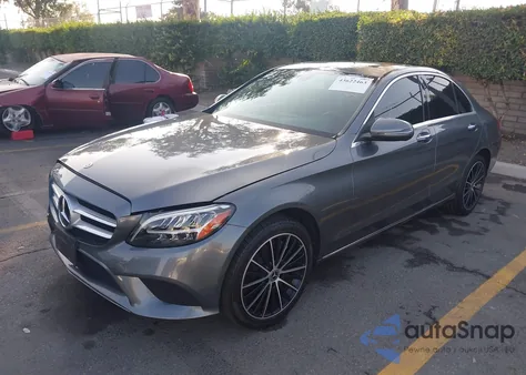 2020 Mercedes-Benz C 300 z USA, uszkodzony, nr VIN WDDWF8DB7LR527803